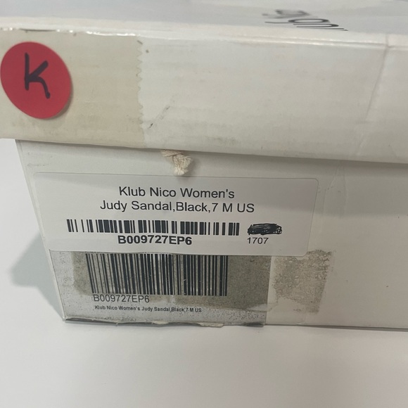 Klub Nico JUDY Black Leather T-Strap Jewel Adjustable Buckle Sandals SZ 7 NEW - Picture 8 of 8